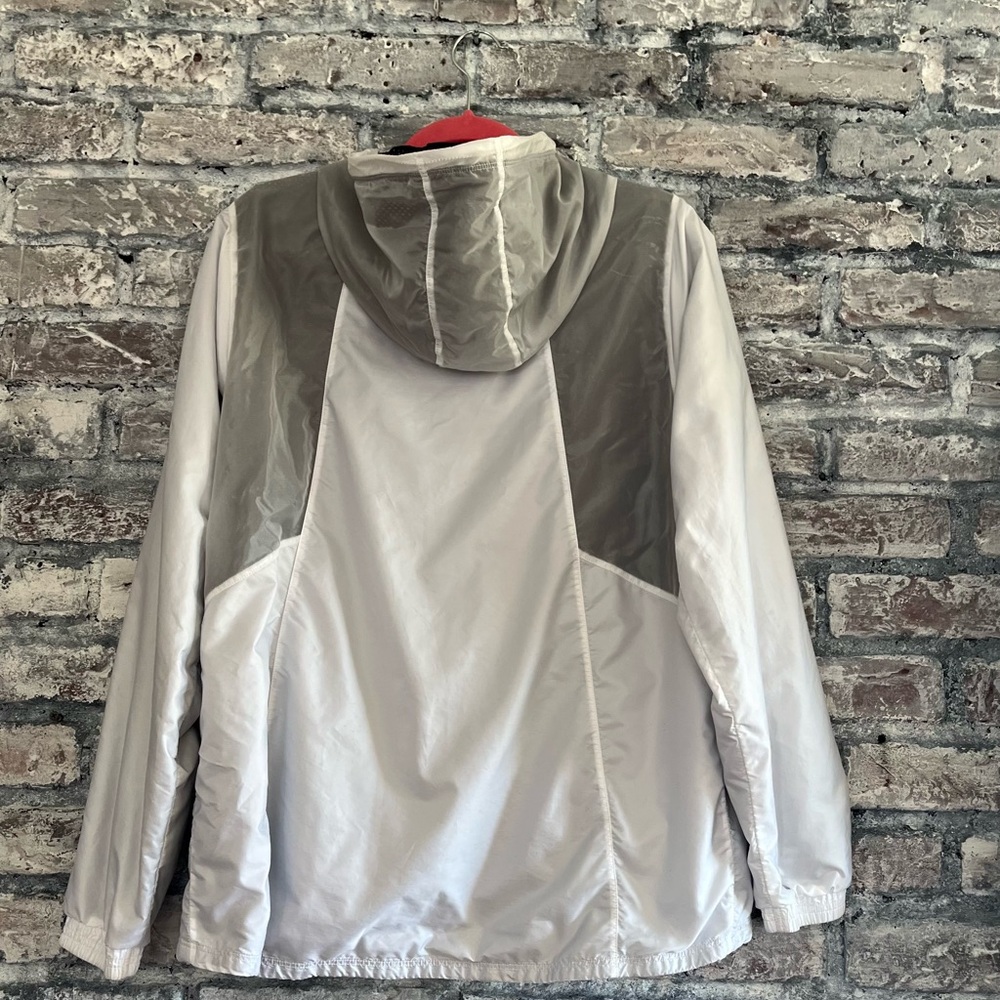 Underarmour Two-Tone Packable All Weather Windbreaker Smoke & Pet free home - Picture 7 of 9